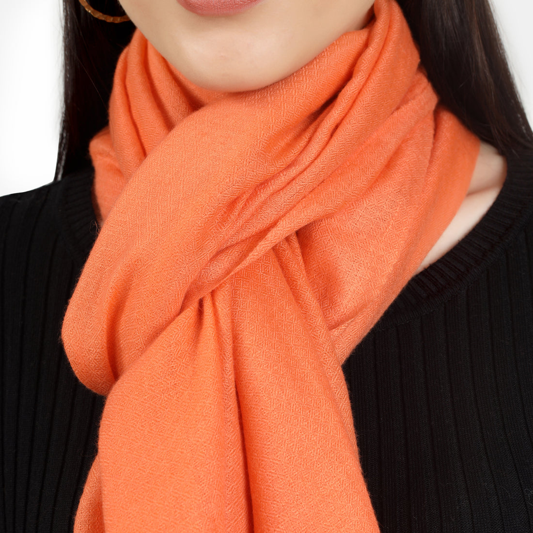 The Benefits of Owning a Cashmere Scarf